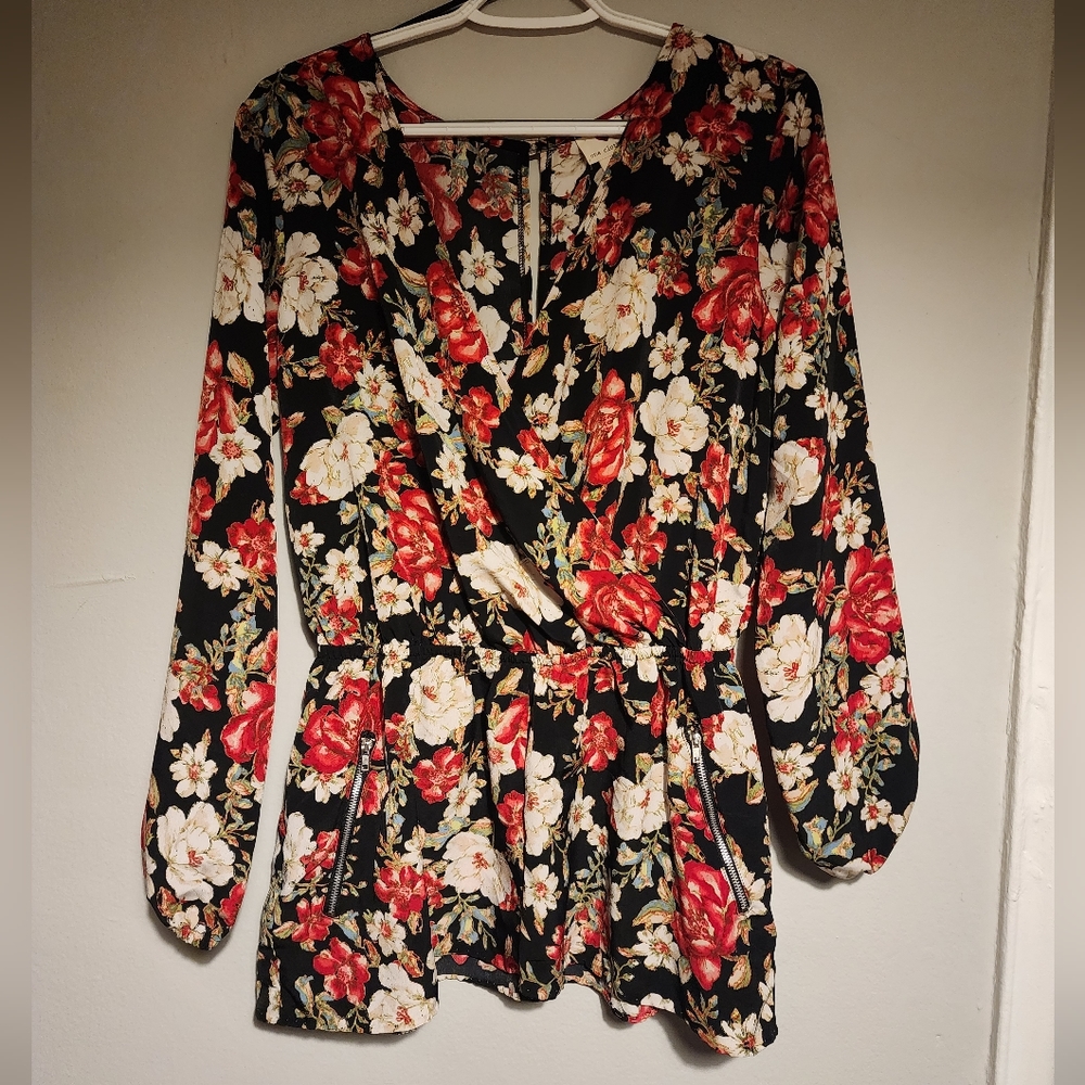 NWT One Clothing women's Floral tunic, Size M, elastic waist, side pockets